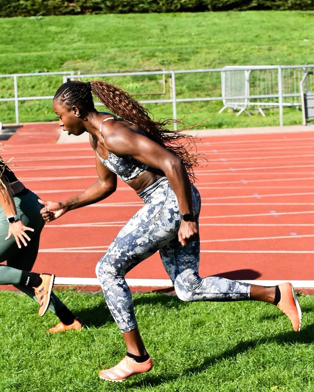 デズリー・ヘンリーさんのインスタグラム写真 - (デズリー・ヘンリーInstagram)「Never be afraid to chase your dreams 🏃🏿‍♀️💨   #Potd #Ootd #bhfyp #FitnessFriday #trackandfield #athletics #track #tracknation #athlete #fitness #training #sport #workout #fitfam #motivation #Athlete #Manifestation #Mood」10月13日 23時36分 - desiree_lh