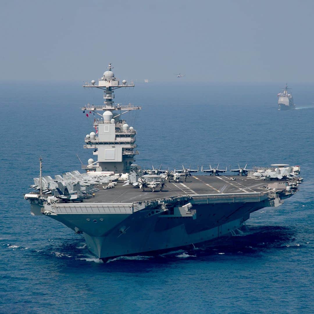 CIAのインスタグラム：「Happy Birthday @usnavy!」