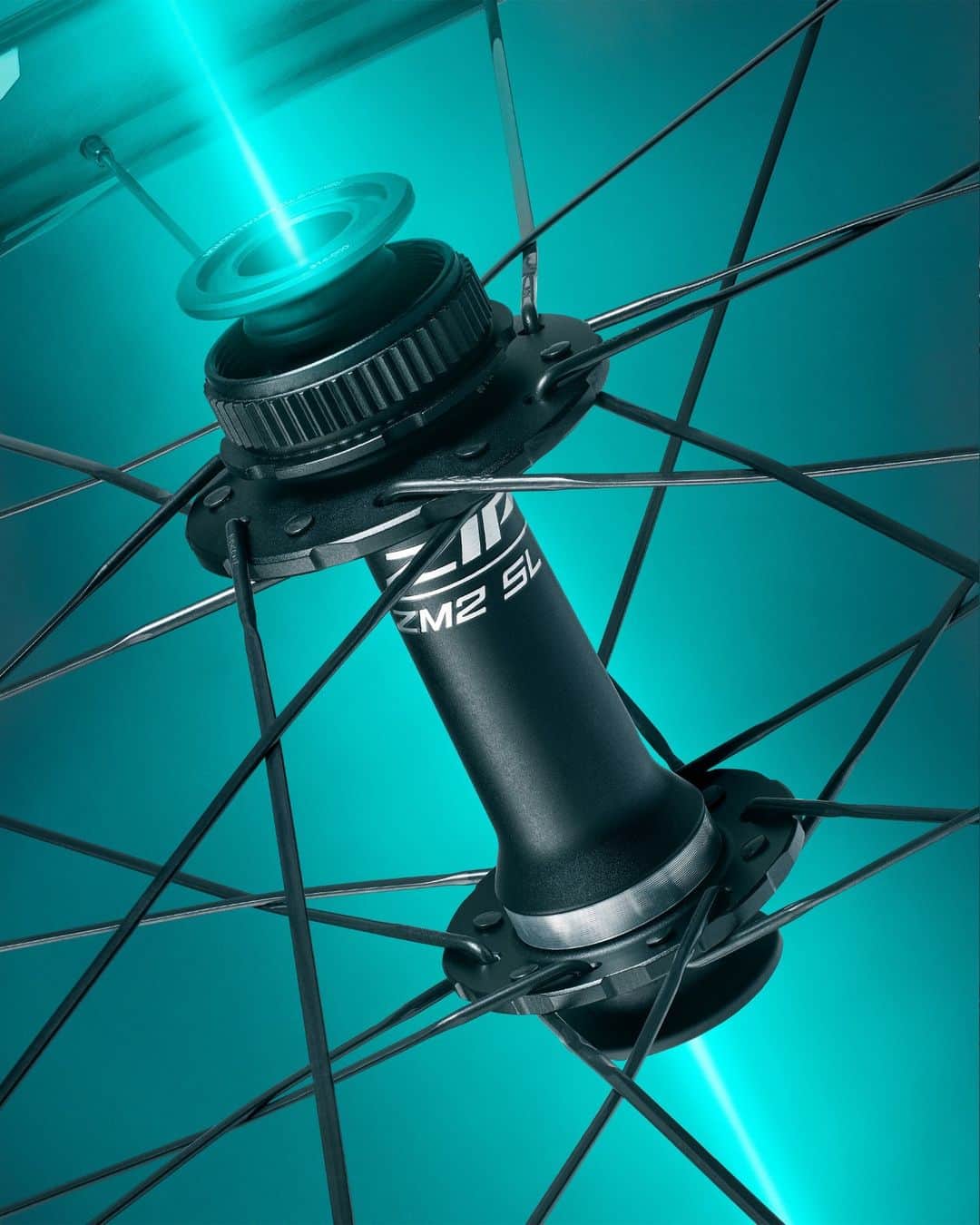 Zipp Speed Weaponryのインスタグラム：「Among the lightest on the market, the ZM2 SL hubset in the 1ZERO HITOP SW ensures you’ll be quick to accelerate and back on the pedals sooner after corners with the 66 points of engagement.  Learn more about how the 1ZERO HITOP SW is making XC faster at the LINK IN BIO.」