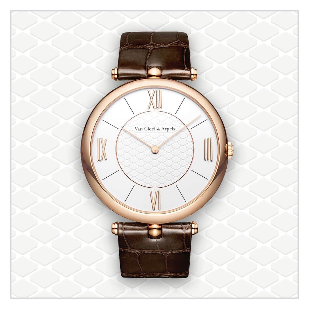 ヴァンクリーフ&アーペルさんのインスタグラム写真 - (ヴァンクリーフ&アーペルInstagram)「Discover the Pierre Arpels watch, adorning the wrist in a blend of sophistication and subtlety. The ultra-refined case gives this watch a timeless harmony.   #VanCleefArpels #PierreArpelsWatch #VCAwatches」10月13日 23時54分 - vancleefarpels