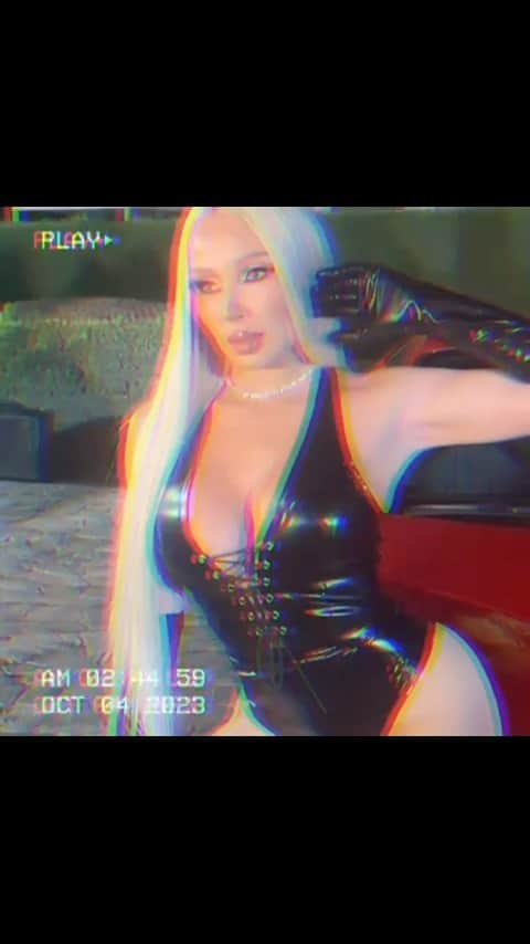 ダニエラ・チャベスのインスタグラム：「Ya vieron el Video de #Ubi 📍 @kingsavaggeofficial 🥷?. @humbertomoyav .」