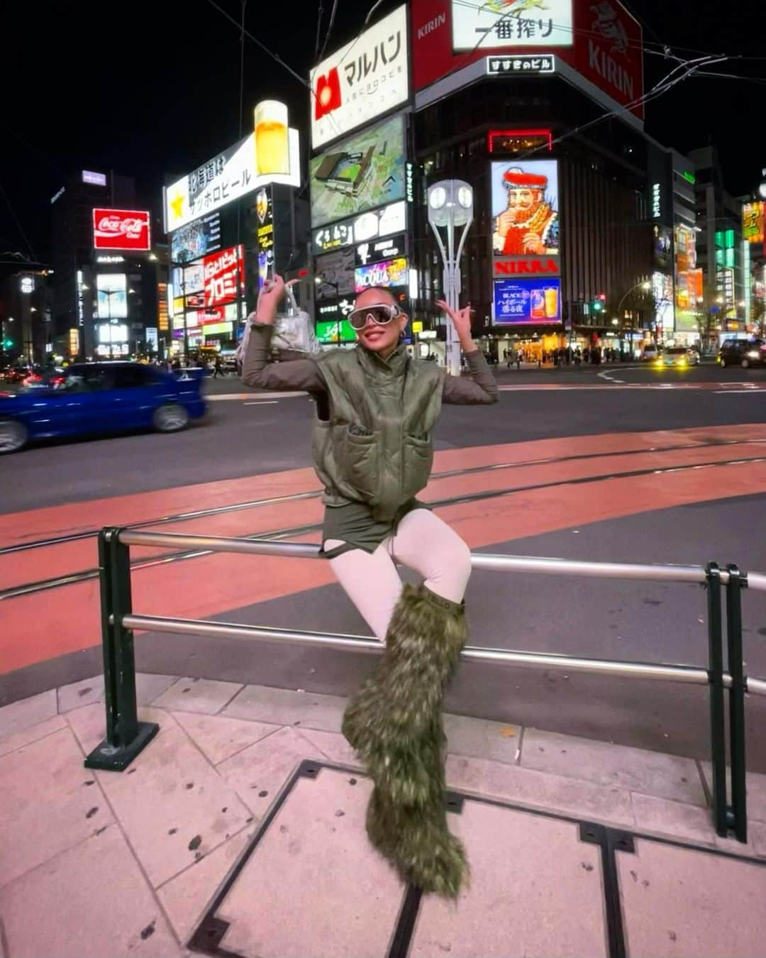 星あやのインスタグラム：「YELLO北海道初上陸中❄️ 着込んですすきのNIKKA前でフルピースは観光客確定✌️😇✌️ 本日２日目も、会場にて皆様にご挨拶させて頂いています🙏🏼✨ お気軽にお立ち寄りください🤍  📍SAPPORO PRE-ORDER EVENT 期間 10/12(木)〜10/15(日) 営業時間 12:00〜20:00 場所 AREA3-1 〒060-0063  北海道札幌市中央区南３条西１丁目２ UURコート札幌南３条プレミアタワーB1F」