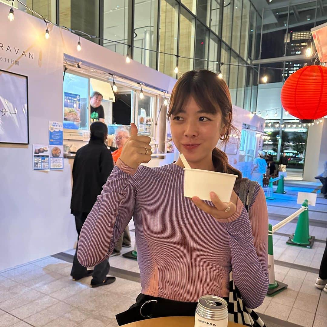 Asano Minamiのインスタグラム：「東京ミッドタウン八重洲のグルメキャラバンにかなほと行ってきた☝️ 東京提灯の煮込み麺とバイスサワーも美味しかったし、三ッちゃん餃子も相変わらずめっちゃ美味しかった🫶 お祭りみたいで楽しかったね🏮  #tokyomidtownyaesu ##YAESUGOURMETCARAVAN #東京ミッドタウン八重洲」