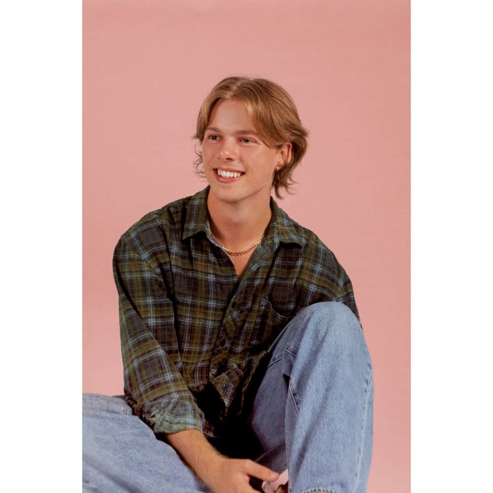 チケットぴあのインスタグラム：「【#CODYJON】話題沸騰中のオーストラリアのZ世代・ポップ界の新星 #コーディジョン、初の来日公演「CODY JON Live in Tokyo 2023」開催🎉 サポートアクトとして #EAERAN が出演！  📅12/6(水) 🎪duo MUSIC EXCHANGE (東京都)  🎫チケット先行先着発売中！ 販売期間：～10/22(日) 23:59まで ※予定枚数終了しだい発売終了  🔍チケットは「CODY JON ぴあ」で検索！」
