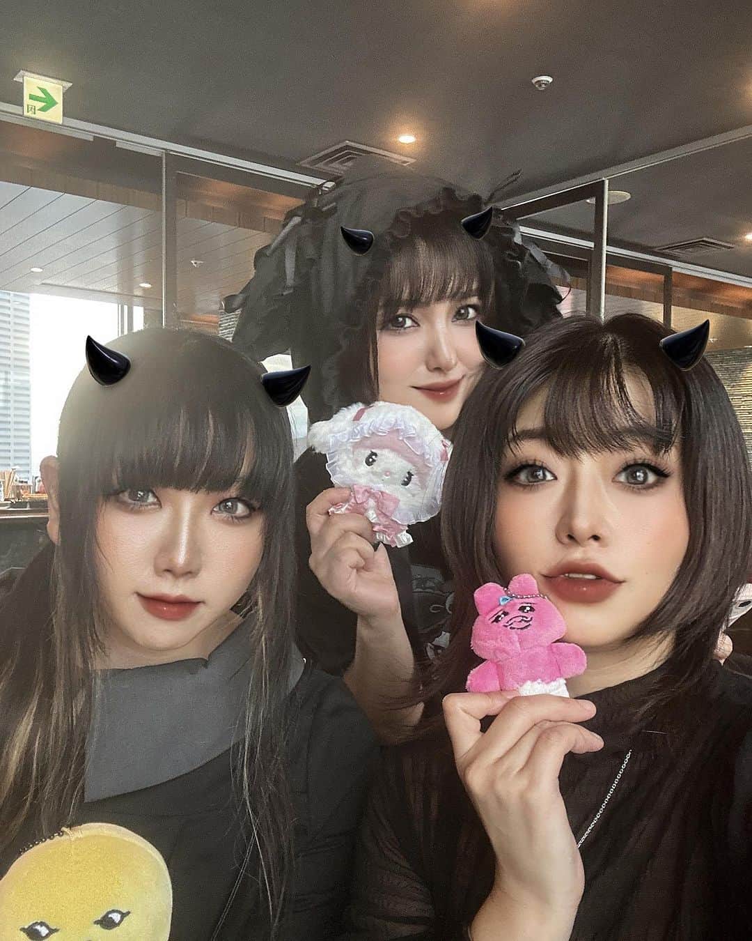 のインスタグラム：「何かいろいろいっぱい撮った🤣 #Halloween #山村茜 #SHINON #範田紗々」