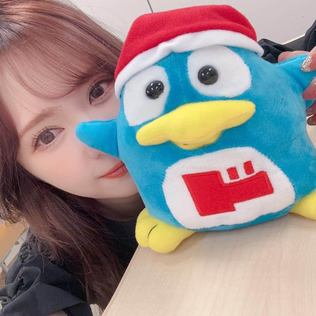 河西美希さんのインスタグラム写真 - (河西美希Instagram)「🐧💙  この間のイベントの時の🤍  #ドンペンくん引退しないでくれてありがとう #この日まつ毛の調子良き #ミルクタッチマスカラ #2本使い」10月13日 15時29分 - mikipon1111