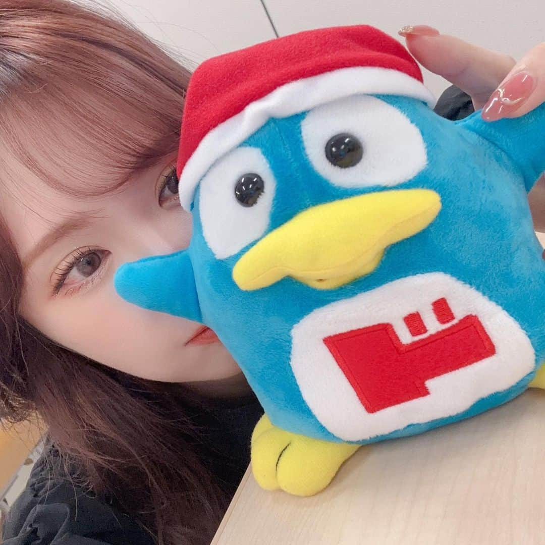 河西美希さんのインスタグラム写真 - (河西美希Instagram)「🐧💙  この間のイベントの時の🤍  #ドンペンくん引退しないでくれてありがとう #この日まつ毛の調子良き #ミルクタッチマスカラ #2本使い」10月13日 15時29分 - mikipon1111