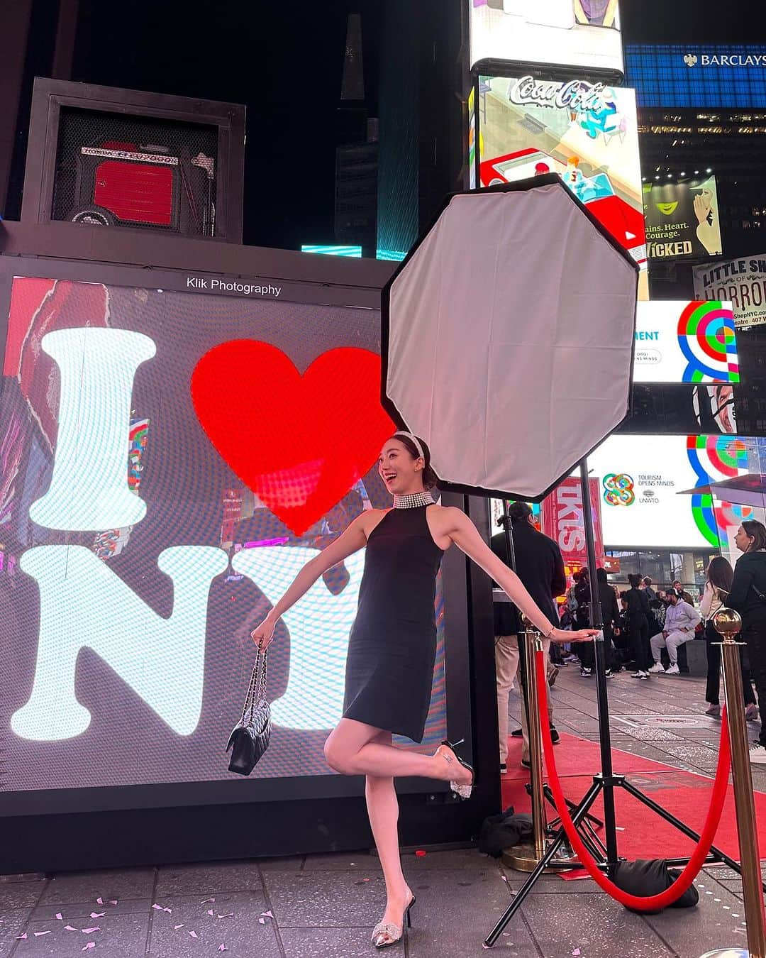 Ruuのインスタグラム：「I'm in NYC 🗽❤️  #nyc #timessquare #manhattan」