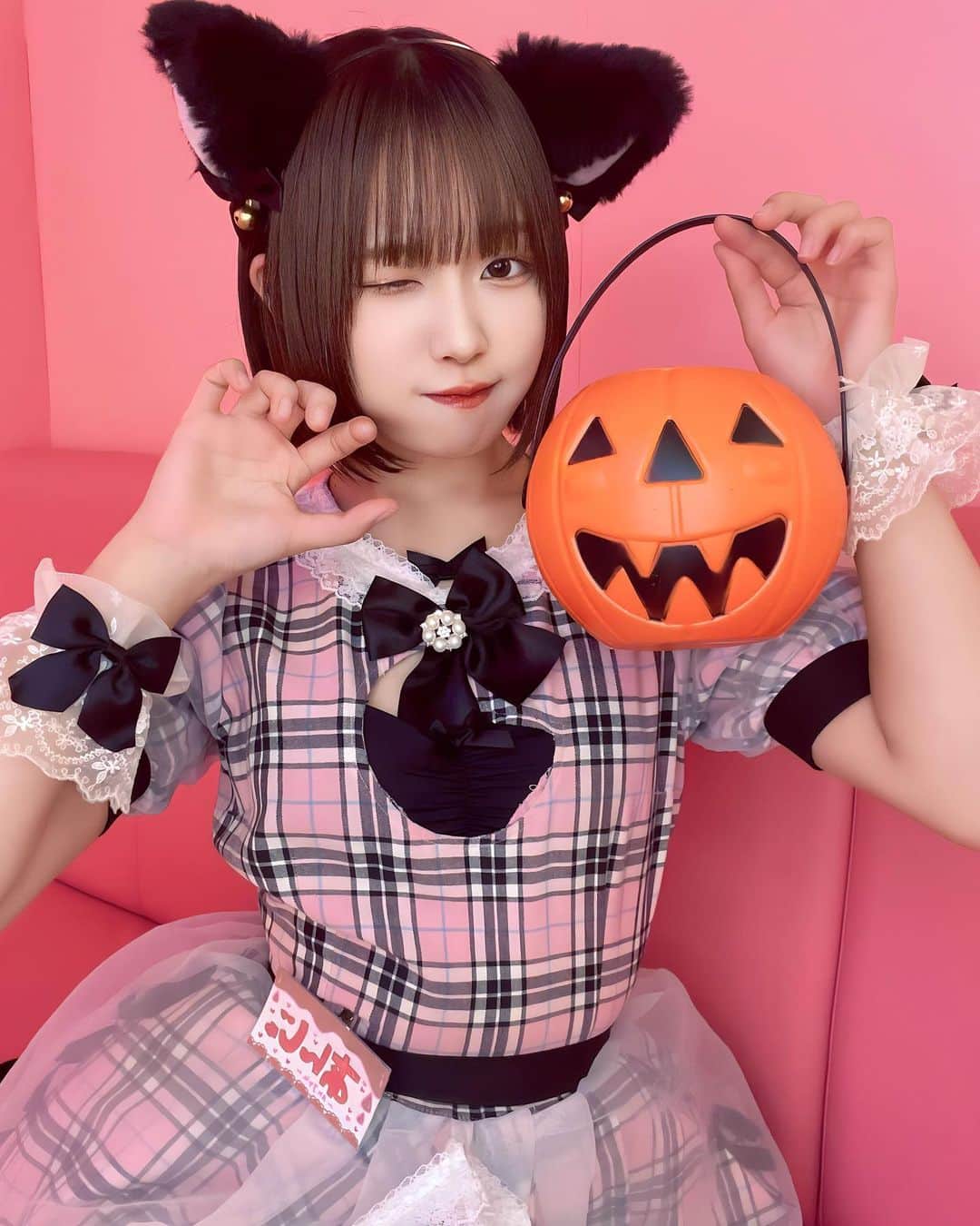香月杏珠のインスタグラム：「・  ケモ耳あんちゃん🐈‍⬛🎀  一昨日からちゃむ復帰してます🪄⌒♡｡．  少しでもみんな会いに来てくれたら嬉しいよ💝💝まってるねー！！  質問等DMで受け付けてます✉️   #グラビア  #グラビアアイドル   #グラドル自画撮り部  #グラドル自撮り部  #コンカフェ  #コンカフェ嬢  #踊ってみた  #踊り手  #黒髪ボブ」