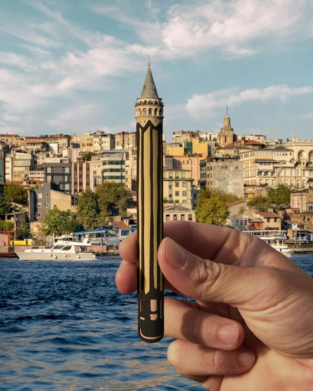 Rich McCorのインスタグラム：「ad| If you’re in Istanbul it’s hard not to notice Galata Tower, so I was keen to include it in @radissoncollection’s Art Series because it's so iconic.  This part of Istanbul is full of life but it’s also a little chaotic so I hopped on a tram to the colourful and peaceful streets of Balat (well, peaceful if you get there early enough before the rest of the Instagrammers arrive). It’s well worth exploring and finding a coffee nearby too, although I had two because I needed the caffeine after waking up early to see the sunrise behind the Ortaköy Mosque in the last photo.  #ArtSeries #RadissonCollection」