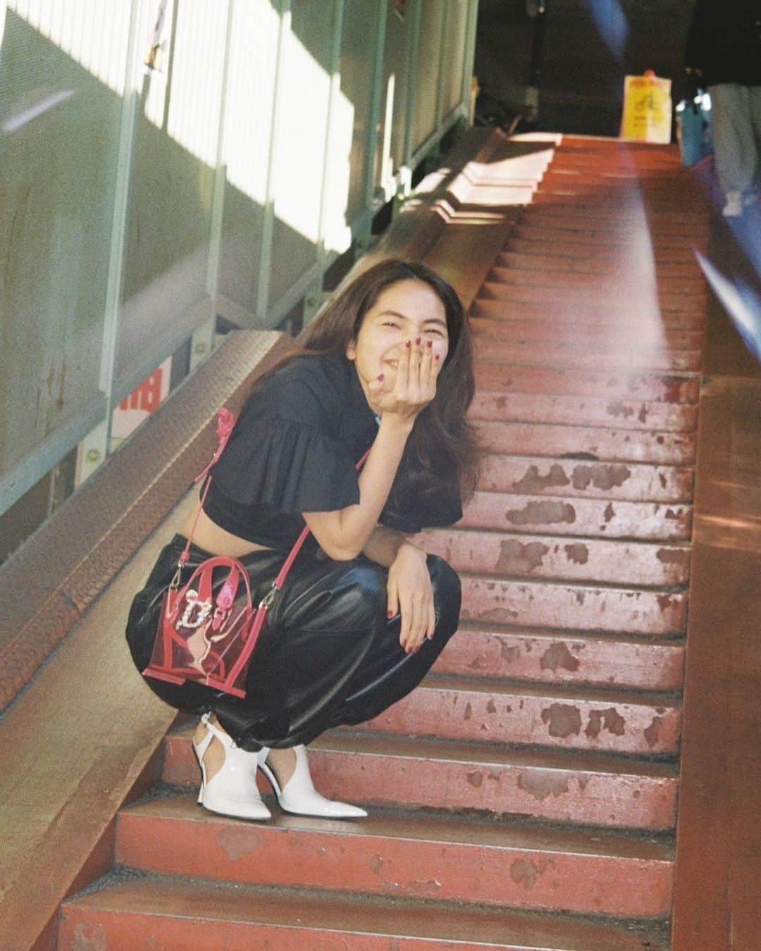 仁村紗和のインスタグラム：「29 にく 肉食べます  久しぶりにお誕生日が晴れてて最高。 なんか色々頑張ってるのでまたお知らせしますね🫶🏻  改めて、 いつも みなさま ありがとう🔊🔊🔊🔊🔊」