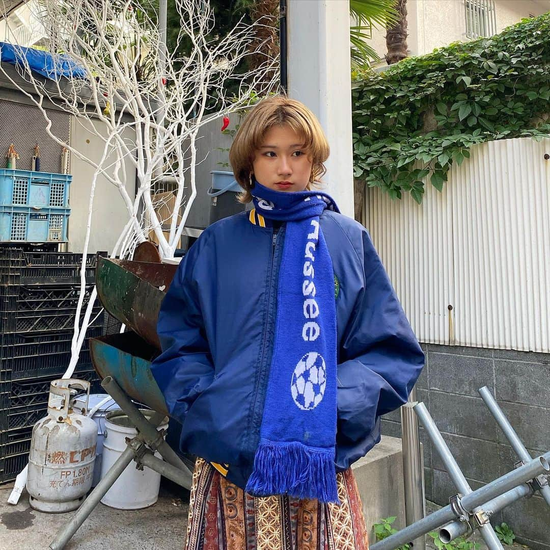 原宿シカゴさんのインスタグラム写真 - (原宿シカゴInstagram)「#原宿シカゴ原宿店   【NEW ARRIVAL】 サッカーマフラー⚽️🧣  今年もトレンドのサッカーマフラー シンプルなコーデに差し色として使うのも可愛い⭐︎  店頭に沢山ご用意あります！ ご来店お待ちしております🙆‍♀️  【アクセス】 東京都渋谷区神宮前6-31-15 2F ℡03-6727-5505 営業時間 11時〜20時 JR原宿駅東口から徒歩3分 東京メトロ明治神宮前駅3番出口から徒歩2分  #サッカー #サッカーマフラー #マフラー #fyp#necktie#accessory#celine#burberry#ysl#givenchy#valentino#chanel#japantrip#japantravel#フルジョ#フルダン#下北沢#吉祥寺#京都#原宿 #autumn#fashion#harajuku#harajukuchicago#used#vintage #데일리룩 #옷스타그램」10月13日 16時23分 - harajukuchicago_official