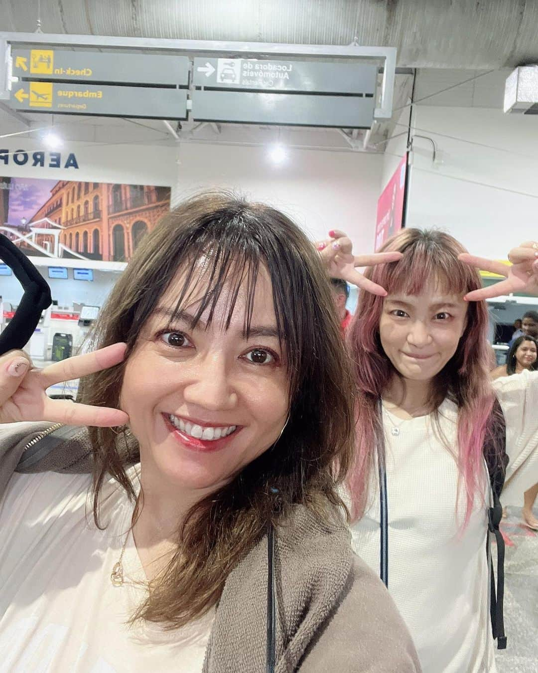 松澤由美さんのインスタグラム写真 - (松澤由美Instagram)「Raspberry Dragon chegou em São Luiz, Brasil!  Que ilha linda! Os rostos sorridentes que nos cumprimentam são verdadeiramente maravilhosos e estamos muito felizes!  O café, os legumes, os pastéis de ovo e as caipirinhas são deliciosos...💜  Estamos muito animados para fazer um pequeno tour por São Luiz amanhã 😊 Também estou ansiosa pelo show 😍  Nos vemos no Matruri no dia 15!  Por favor, aguardem ansiosamente os respectivos palcos de Yumi Matsuzawa e Savage Genius.  Raspberry Dragon、ブラジルのSao Luizに到着！  なんて美しい島なのでしょう。 出迎えてくれる笑顔が本当に素敵で、私たちはとても幸せです！  コーヒーも野菜もエッグタルトもカイピリーニャも美味しい、、、💜  私たちは、明日Sao Luizを少し案内してもらえるのでとてもわくわくしています😊 コンサートも楽しみです😍  15日に、Matruriでお会いしましょう！  松澤由実、savage genius、それぞれのステージも楽しみにしてください！  #yumimatsuzawa #松澤由実 #松澤由実さん  #savagegenius #サヴィッジジーニアス #ラズベリードラゴン #raspberrydragon #聖闘士星矢 #saintseiya #機動戦艦ナデシコ #キディグレイド #エレメンタルジェレイド #エルカザド #アニソン #アニソン好きな人と繋がりたい #アイドル」10月13日 16時52分 - yumimatsuzawa