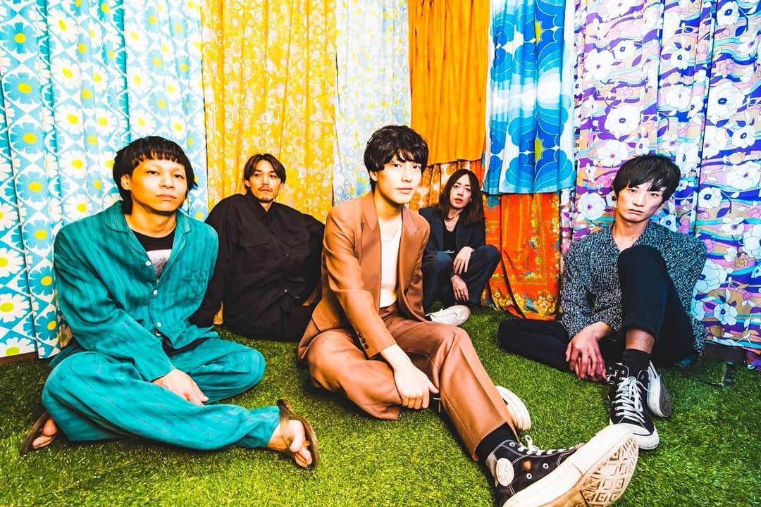 青木カズローのインスタグラム：「マリの新しいアーティスト写真を殺影しました。 #写殺」