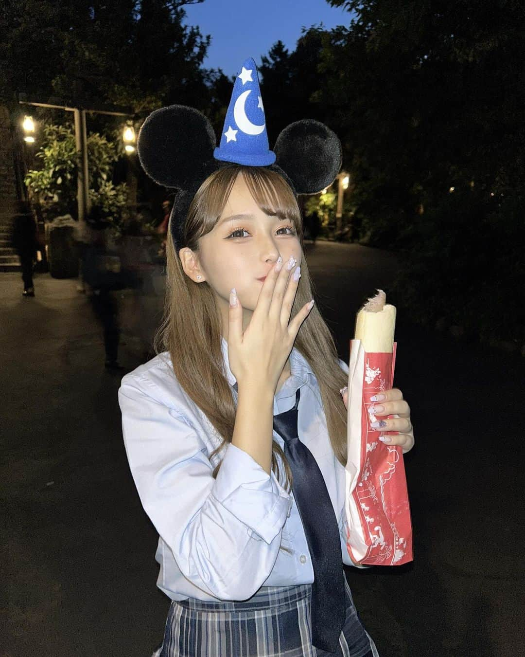 西綾乃さんのインスタグラム写真 - (西綾乃Instagram)「2枚目小指たってて恥ずかしい」10月13日 16時58分 - achan___15