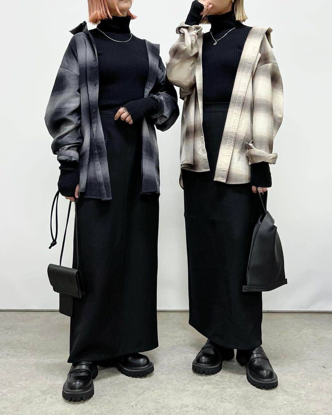 SAYUNAOさんのインスタグラム写真 - (SAYUNAOInstagram)「しまむら FLC×SAYUNAO 指穴付きリブニットを使った着回し7コーデ  9月27日(水)より一部店舗と オンラインにて発売された しまむらコラボアイテム🌿  日々コメントや購入のご報告など たくさん頂き本当に励みになっています♪ ありがとうございます✧˖°  伸縮性があって着心地がいい 指穴付きのタートルネックリブニット １枚でもレイヤードしても着れるので 持っているとコーデの幅が広がるアイテムです◎  ◼︎TT*タートルボーダーPO◼︎ ブラック Msize 529-2913 /  Lsize 529-2914 ◼︎TT*タートルニットPO◼︎ ブラック Msize 529-2915 / Lsize 529-2917  【3枚目】 GU ユニセックス #フランネルチェックシャツ (Lsize) しまむら TT*カーゴナローSK(Msize) ブラック 522-2900   【4枚目】 しまむら TT*MA1ベスト(Msize) ブラック528-1944、カーキ 528-1939 しまむら TT*ワイドPT(Msize) ブラック 525-6075、キャメル 525-6077  【5枚目】 GU WOMEN #パフィータッチオーバーサイズカーディガン (Lsize) しまむら TT*カーゴナローSK(Msize) ブラック 522-2900   【6枚目】 しまむら TT*リラックスオーバーJK(Msize) ブラック 528-2262、キャメル 528-2264 しまむら TT*ワイドPT(Msize) ブラック 525-6075、キャメル 525-6077  【7枚目】 GU ユニセックス #フランネルチェックシャツ (Lsize) GU WOMEN #ローライズバギージーンズ (Ssize)  【8枚目】 しまむら TT*MA1ベスト(Msize) ブラック528-1944、カーキ 528-1939 しまむら TT*カーゴナローSK(Msize) ブラック 522-2900 、カーキ522-2907  【9枚目】 しまむら TT*リラックスオーバーJK(Msize) ブラック 528-2262、キャメル 528-2264 しまむら TT*カーゴナローSK(Msize) ブラック 522-2900 、カーキ522-2907  左sayu  右nao 身長157㎝で上記アイテム着用しています🦕🦕  少しでも参考にして頂けたらうれしいです♪  @shimastyle.jp @grshimamura @flc___official #PR」10月13日 16時59分 - sn__linklink