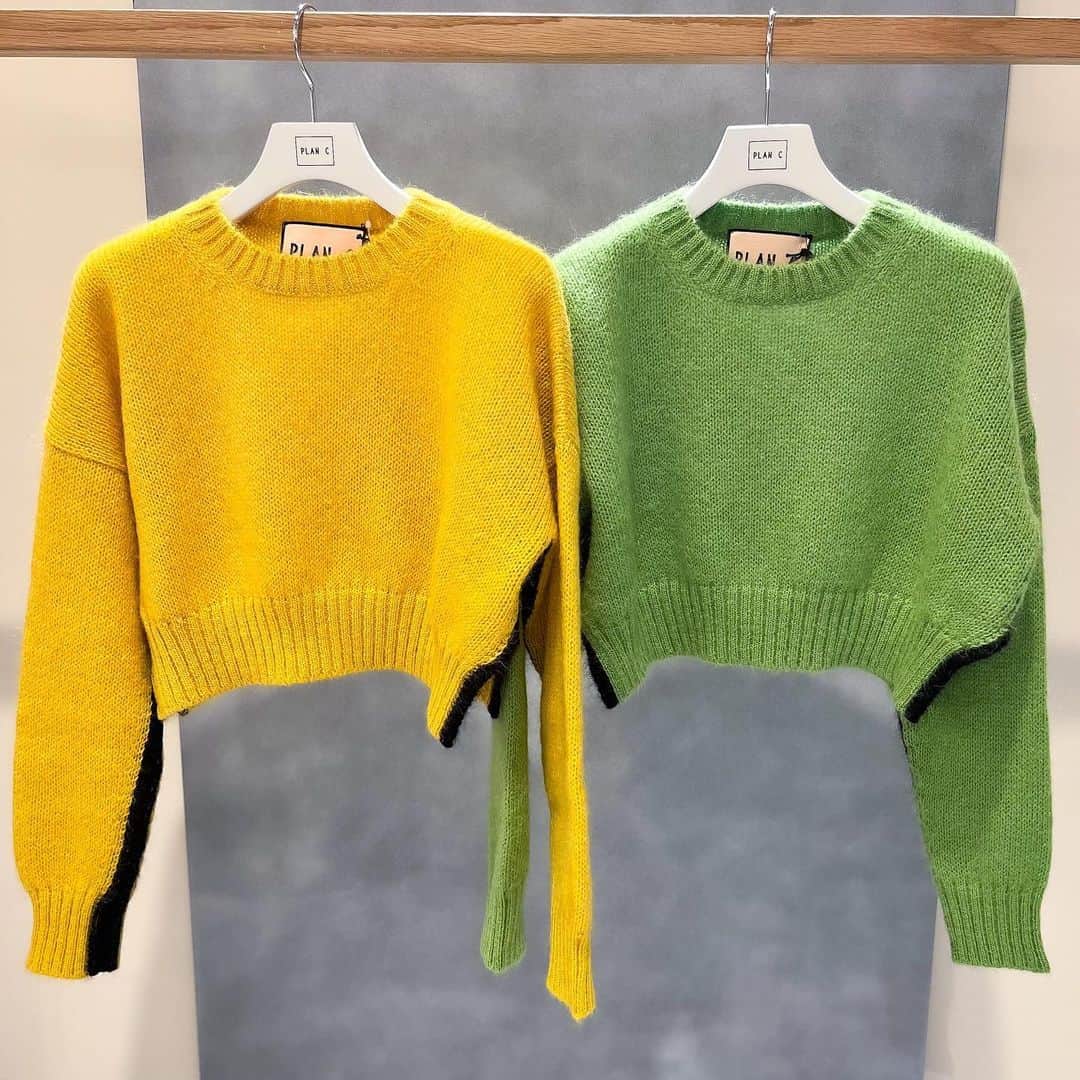 HANKYU.MODEさんのインスタグラム写真 - (HANKYU.MODEInstagram)「. ALIITA & PLANC FALL WINTER 23 NEW COLLECTION At 3F MODE  PLAN Cから「ALIITA」ハロウィンシーズンにおすすめのジュエリーをご紹介。  10/20(金)から「ALIITA」製品をご購入のお客様に、オリジナルチョコをプレゼント。※数量限定のためなくなり次第終了  詳細はスタッフまでお尋ねください。  Page1　ALIITA  オバケネックレス　81,400円　 帽子ネックレス　81,400円 かぼちゃネックレス　81,400円  Page2 ALIITA オバケミニネックレス　78,100円 コウモリネックレス　81,400円  Page4　ALIITA うさぎリング　47,400円 パール付きエナメルうさぎピアス　48,400円 にんじんネックレス　81,400円 パール付きうさぎネックレス　57,200円  Page5　ALIITA ネコネックレス　49,500円 チェリーネックレス　104,500円 バスケットネックレス　86,900円 エナメルキノコネックレス　51,700円  Page6　ニット　126,500円 Page7　モヘアニット　119,900円  Page8 ニットカーディガン　163,900円 スカート　156,200円  Page9 ブラウス　90,200円 ジレ　218,900円 パンプス　115,500円 スカート　96,800円  Pgge10 モバイルホルダー　33,000円 ビアンカポーチ　53,900円  #aliita #アリータ #aliitajewelry #planc #プランシー  #hankyumode  #hankyu #阪急百貨店 #阪急うめだ本店 #阪急本店 #うめはん #コート #ジャケット #ニット #ブレスレット #リング #23AW #ファッション #ootd #hankyumode23aw #hankyumode23awouter #hankyumode23awaccessory #ハロウィン #Halloween」10月16日 12時00分 - hankyumode