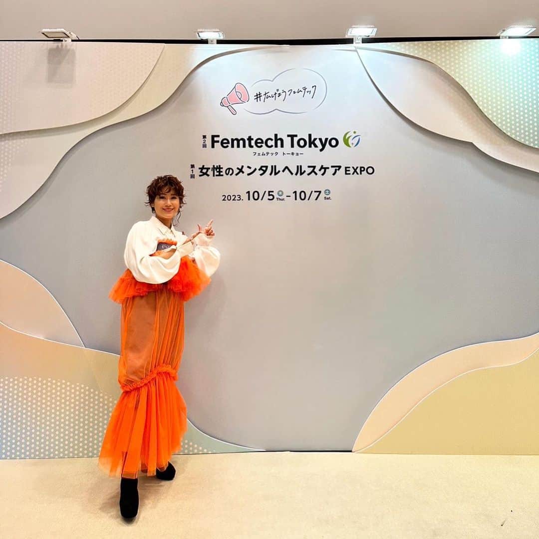 IMALUのインスタグラム：「「Femtech Tokyo」最終日は産婦人科医の三輪綾子先生とトークショー。  フェムテックとは何なのか、フェムテックアイテムにはどんな物があるのか、そして今後のフェムテックついてどう思うかなどなどお話しさせてもらいました。  会場には子供から大人まで、女性から男性まで、色んな方が足を運んでくださり嬉しかったです！😄」