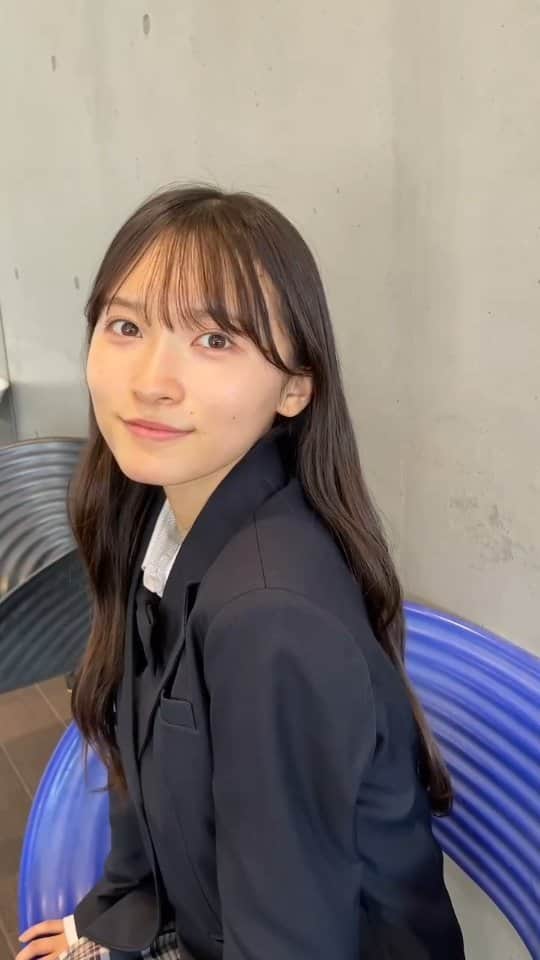 桧山ありすのインスタグラム：「前回のリールバージョン🫶🏻  最近空いている時間にスマホでたくさん映画を観ています！ 「最強のふたり」がとっても面白かったです👍🏻あとは大好きなミラベルを何度も見てます👀  次は｢リトル・ダンサー｣と｢RRR｣が見たいです!!  皆さんのおすすめがあったらぜひ教えてください！  #桧山ありす #alice #jk #jk1 #fjk #07 #16歳 #リール #制服風コーデ #映画⁡ ⁡」
