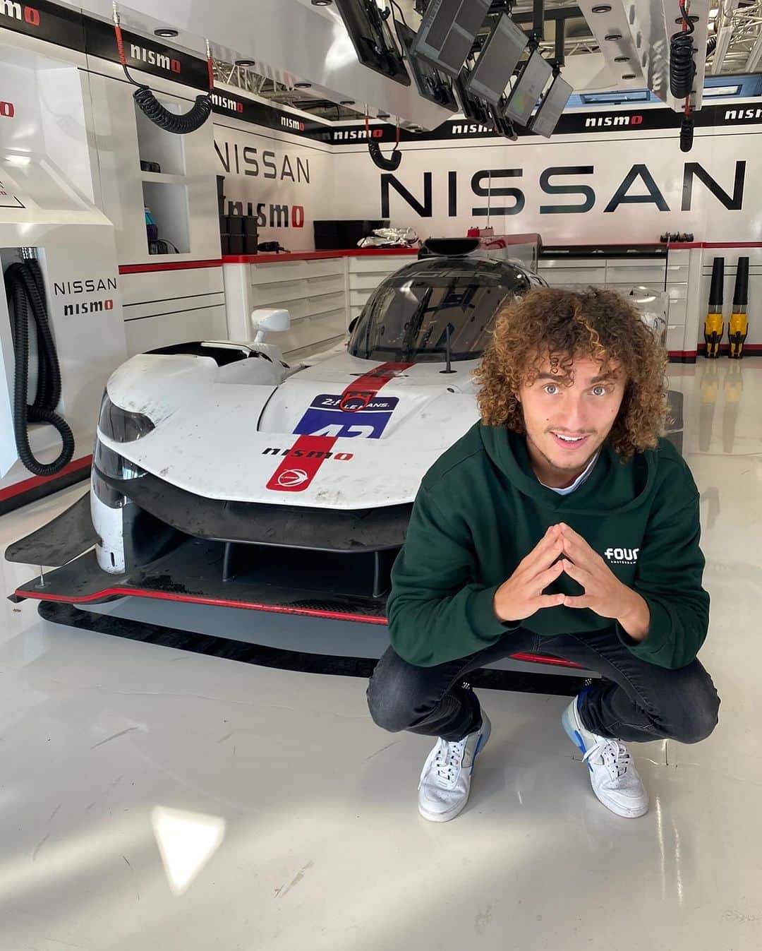 Kwebbelkopのインスタグラム：「Visiting Budapest, seeing some of the sickest cars on the planet, and being driven in a Nissan GT-R at high speeds… my GRAN TURISMO experience was a success even before I got to see the excellent film! As someone who turned his love for gaming into a professional career himself, meeting up with Jann Mardenborough was a genuine pleasure.   The feel-good story of 2023 #GranTurismoMovie is now available on @pathethuis. Buy it now and keep it forever. #ad」