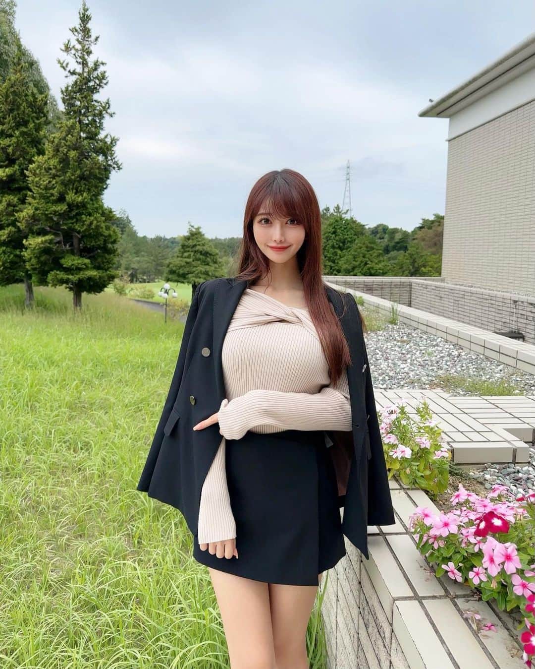 のインスタグラム：「. ゴルフ終わりに温かい紅茶のんだ🫖🤎 . もうだいぶ冷えてきたね..！ だいすきなニットの季節だ🧶🤍 . . #ootd#fashion#golf#golflife#golfaddict#golfclub#golfcourse#ゴルフ女子#成田ヒルズカントリークラブ」