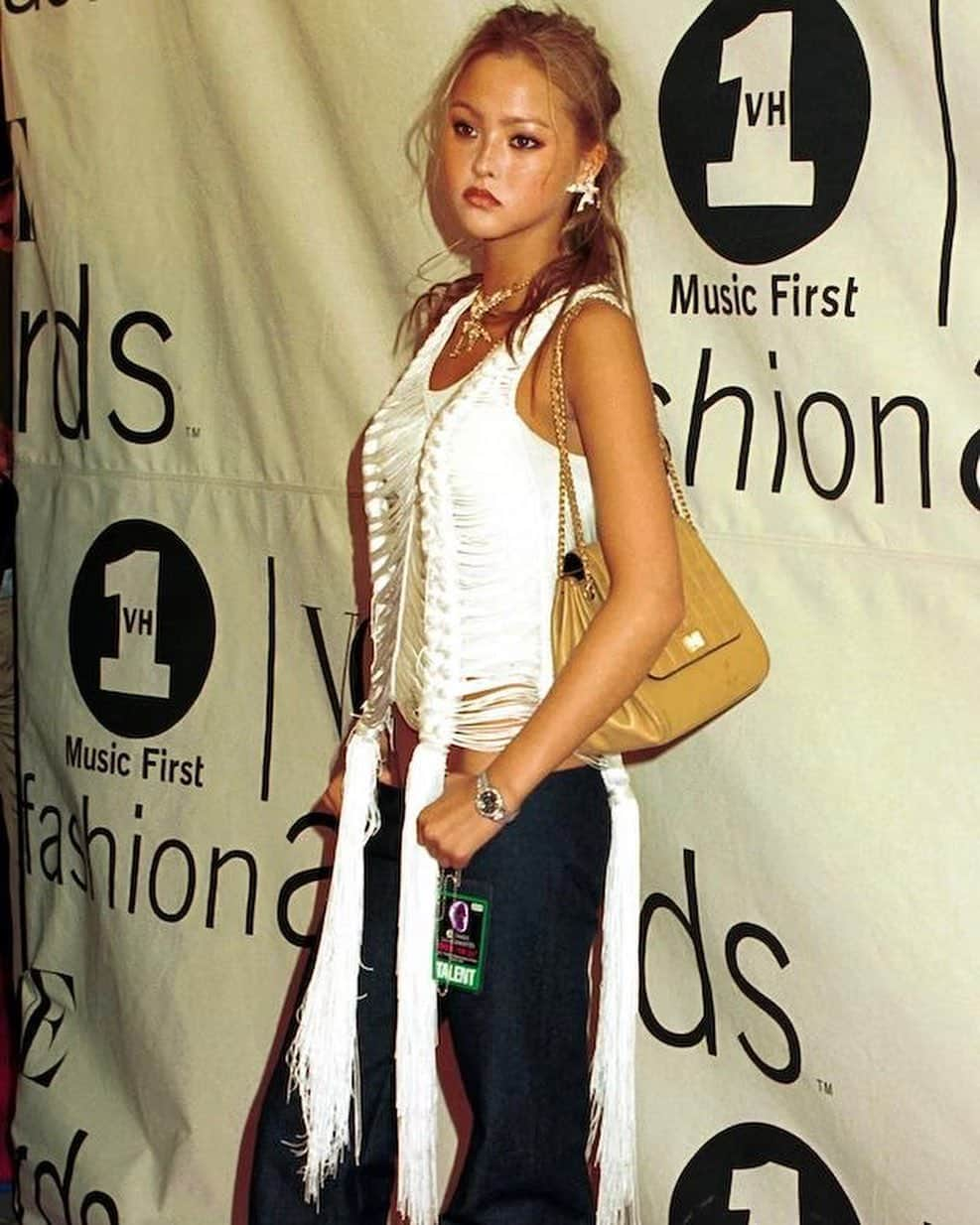 vintage Qooさんのインスタグラム写真 - (vintage QooInstagram)「#THROWBACK  Millennial Queen @devonaoki with #ChanelBag back in the day✨   ▼Customer service English/Chinese/Korean/Japanese *Please feel free to contact us! *商品が見つからない場合にはDMにてお問い合わせください   ▼International shipping via our online store. Link in bio.  #tokyovintageshop #오모테산도 #omotesando #aoyama #表參道 #명품빈티지 #빈티지패션 #도쿄빈티지샵  #ヴィンテージファッション #ヴィンテージショップ #chanelvintage #chanel #vintagechanel #chanelclassic #chanellover #빈티지샤넬 #샤넬  #シャネル #샤넬클래식」10月13日 17時20分 - vintageqoo