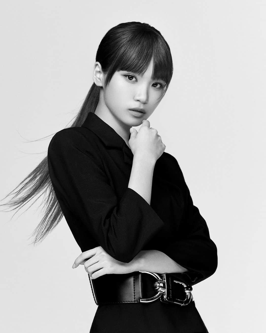 キム・チェウォンのインスタグラム：「@louisvuitton @nicolasghesquiere #LVPrefall23 #LouisVuitton #광고」