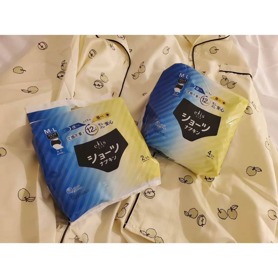 杉原枝利香のインスタグラム：「New sanitary napkin👍👍👍  elisさんからショーツ型ナプキンが発売されたよ☆ 先日の旅行でオソロパジャマパーティーしたときの📷✌ 生理中の旅行はホントにドキドキする😱 ショーツ型ならズレや後ろ漏れも全然気にならないので、オススメです😊  @elleairofficial @narrow_official  #エリス新商品投稿コンテスト に参加中！ イイネやコメントで応援してね😌💓  #ブラックショーツ革命 #エリスショーツ #ショーツ型ナプキン #生理 #生理用品 #女の子の日 #PR ------------------------ #photoshoot #photo #outfit #ootdfashion #ootd #followme #シードルアンバサダー #横須賀アピールグラマー #りンご #杉原枝利香 #actress #model #ambassador #🍎」