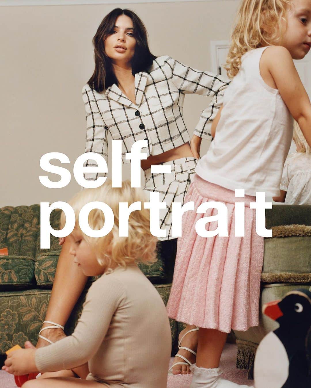 SELF PORTRAITのインスタグラム：「AT HOME, WITH SELF-PORTRAIT  Reminiscent of his much celebrated work, Nick Waplington captures scenes in the latest campaign, featuring new styles for grown ups and kids.  Emily with Henry, Edward, India, Ella and Caspian」