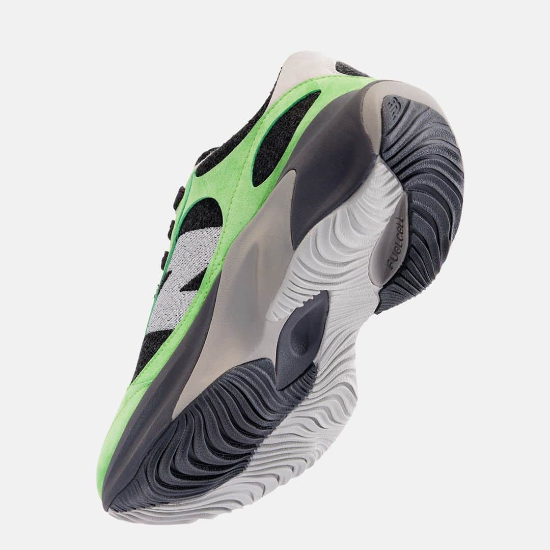 ABC-MART Grand Stageさんのインスタグラム写真 - (ABC-MART Grand StageInstagram)「・ ＜10/18　Release＞   NEW BALANCE UWRPDKOM GREEN(KOM) ￥22,000  より現代的なファッション空間に合わせて進化させるために、見慣れたものをあえて歪ませた彫刻的で近未来的なデザインで表現されたShiftedシリーズの新モデル「WRPD Runner」。ブランドを象徴するクラシカルな表情と最新テクノロジーを融合させることにより、モダンコンテンポラリーを感じさせるデザインに仕上げた。  販売店舗 ABC-MART GRAND STAGE ONLINE STORE  #abcmart #abcマート #abcgs #nb #newbalance #ニューバランス #UWRPDKOM #WRPDRunner #newbalance_lifestyle」10月13日 18時00分 - abcmart_grandstage