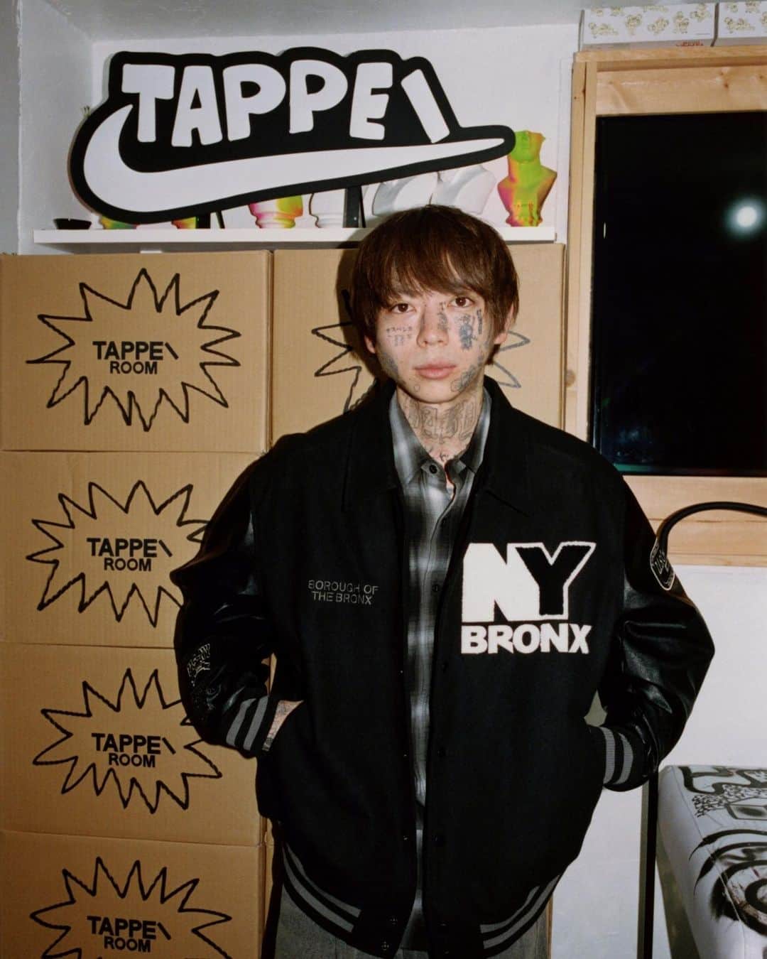 WEGOのインスタグラム：「ㅤㅤㅤㅤㅤㅤㅤㅤㅤㅤㅤㅤㅤ PASSION FOR「TAPPEI・タトゥーアーティスト／グラフィックデザイナー」  2018年からスタートし今年で5年目を迎える、情熱＝パッションを持つすべてのひとを応援するWEGOのプロジェクト、「PASSION FOR」。 様々なシーンで活躍する方に、自身が思う“パッション”について掘り下げるスペシャルインタビュー企画。 今、タトゥーアーティスト／グラフィックデザイナーとして “TAPPEI” が何に情熱を注ぎ、何を想い活動しているのか？お話を伺いました。  TAPPEIさんのインタビュー動画は、YouTubeでも掲載。」