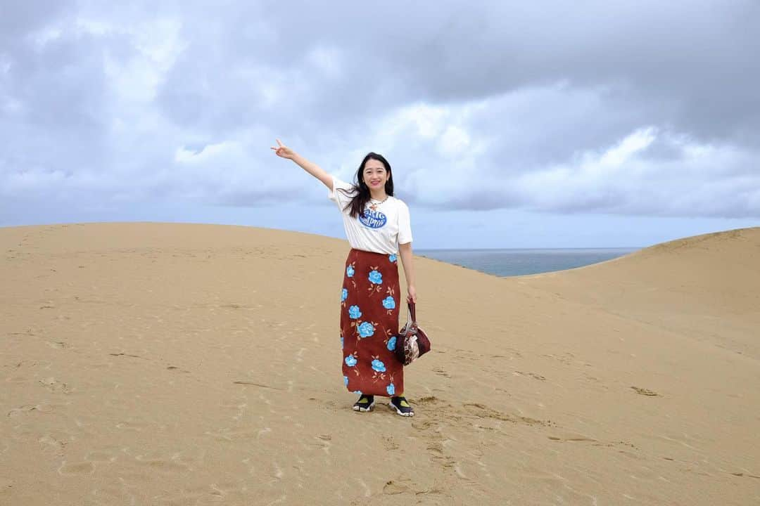 小川暖奈のインスタグラム：「🐪🐫 #鳥取砂丘」