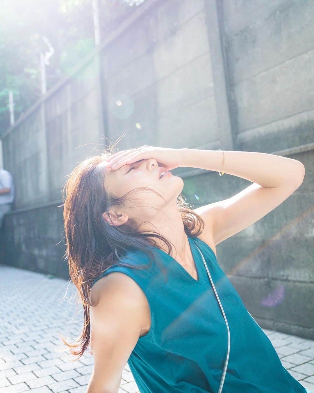 竹内佳菜子のインスタグラム：「自然レフ板に感謝🌞」
