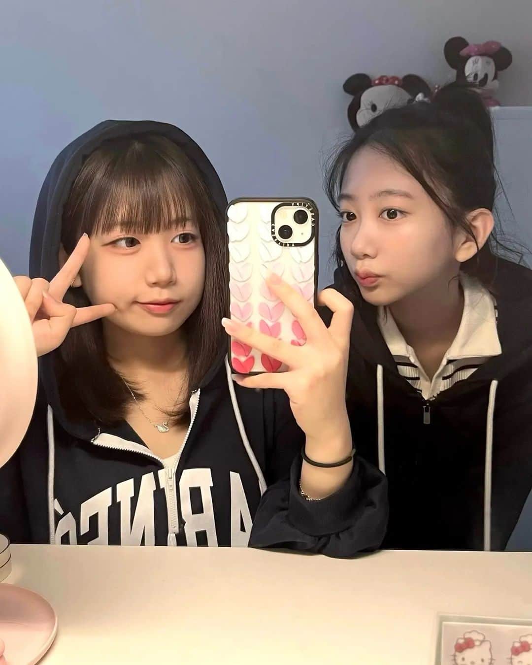 イ・チェミのインスタグラム：「#채소자매 👭 ❤️」