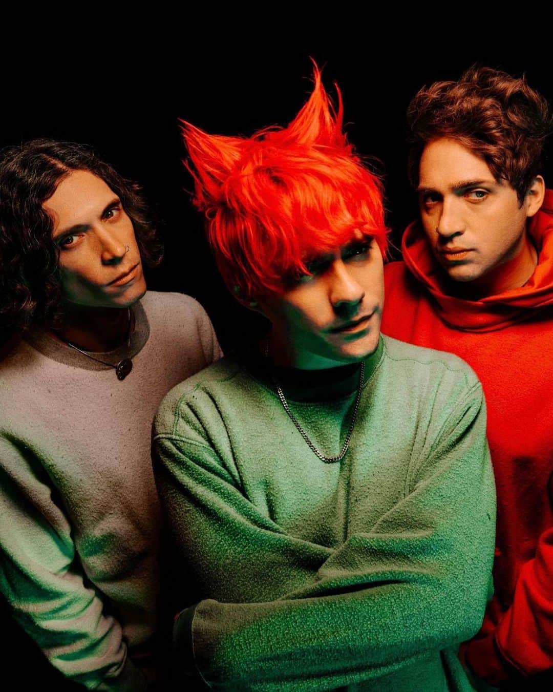 Kerrang!のインスタグラム：「Waterparks have released their first new music since INTELLECTUAL PROPERTY earlier in the year – watch the video for SNEAKING OUT OF HEAVEN now 👆🏼  📸: @jawn」