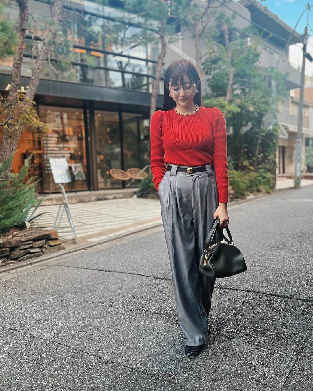 菊地亜美のインスタグラム：「❤️❤️❤️ 真っ赤に猫ちゃんピアスだった日😸 今週も一週間早すぎる✨ お疲れ様でした🥹」