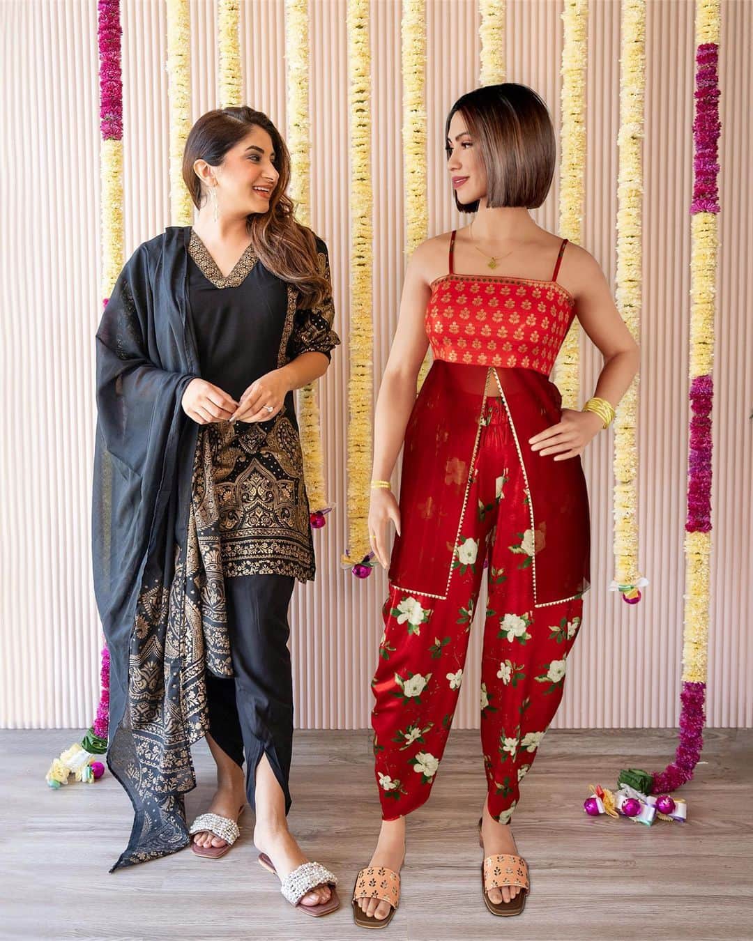Aashna Shroffのインスタグラム：「@maya_unlimited and I got our festive looks ready with  Myntra’s Big Fashion Festival, have you? 🎉🎊   @maya_unlimited graces the occasion in an exquisite Floral Embroidered Top paired with Dhoti Pants, a masterpiece from @houseofmasaba, available on @myntra🌹 Get her look using product ID - 21016000.  I'm elegantly adorned in a Foil Print Kurta combined with Dhoti Pants & Dupatta, all courtesy of Sangria on @myntra✨ Shop my ensemble with product ID - 23307286.  Get shopping at Myntra’s Big Fashion Festival - LIVE NOW - for the latest trending fashion, international brands, festive selections, and much more, at 50% to 90% off🎉🛒  #MyntraBIGFashionFestival #DressUpWithMyntra #DressUpSeason #MyntraBFF2023 #MyntraBFFisLIVE #MayaForMyntra #Maya #MyntraBFFfestivetrendspotlight23 #ad」