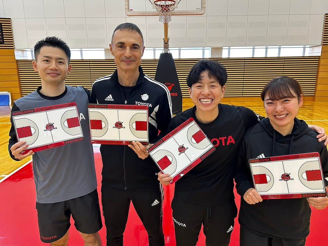 大神雄子さんのインスタグラム写真 - (大神雄子Instagram)「ALL SET 🤝🔥 2023-2024🏀  #antelopesway #forteam #スタンダード  #規律 #準備力 #準備に失敗することは失敗の準備をすることだ #alliswell」10月13日 18時43分 - shin___01