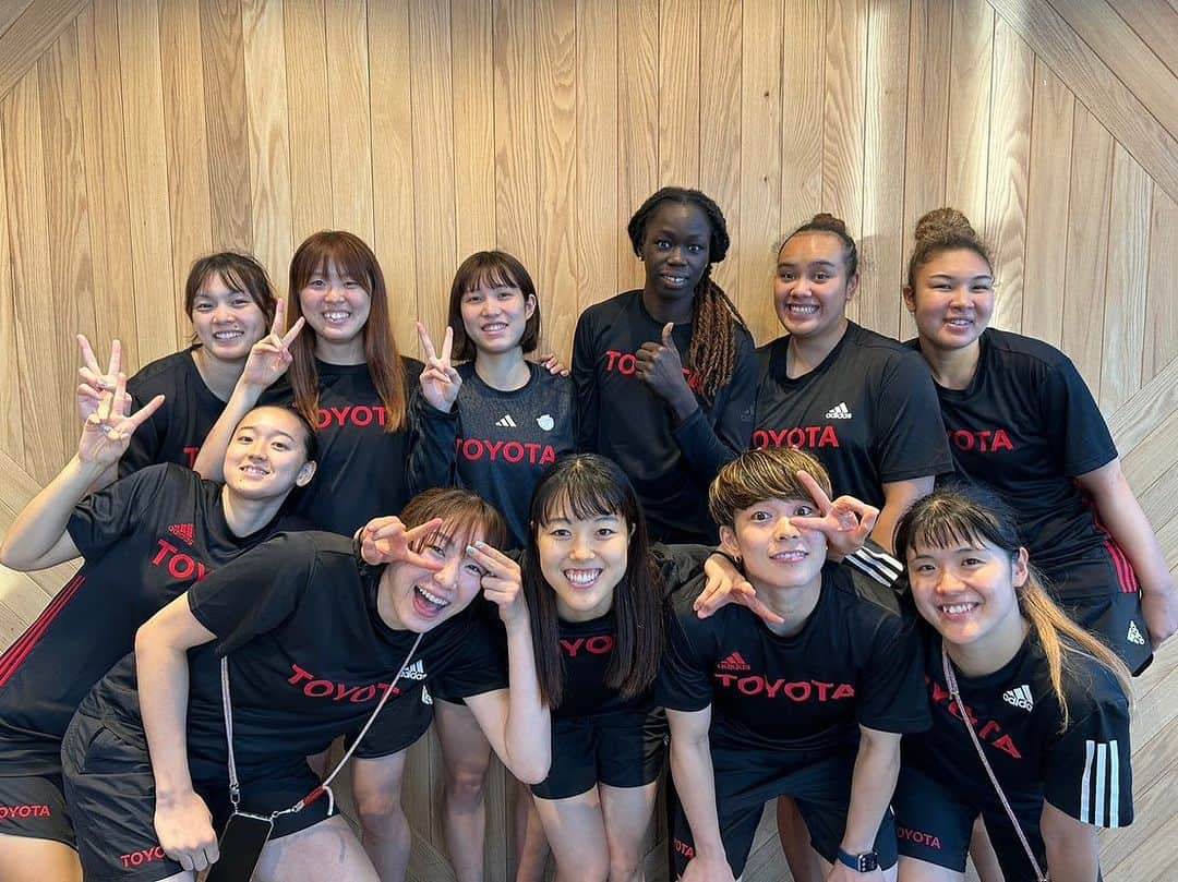 大神雄子さんのインスタグラム写真 - (大神雄子Instagram)「ALL SET 🤝🔥 2023-2024🏀  #antelopesway #forteam #スタンダード  #規律 #準備力 #準備に失敗することは失敗の準備をすることだ #alliswell」10月13日 18時43分 - shin___01