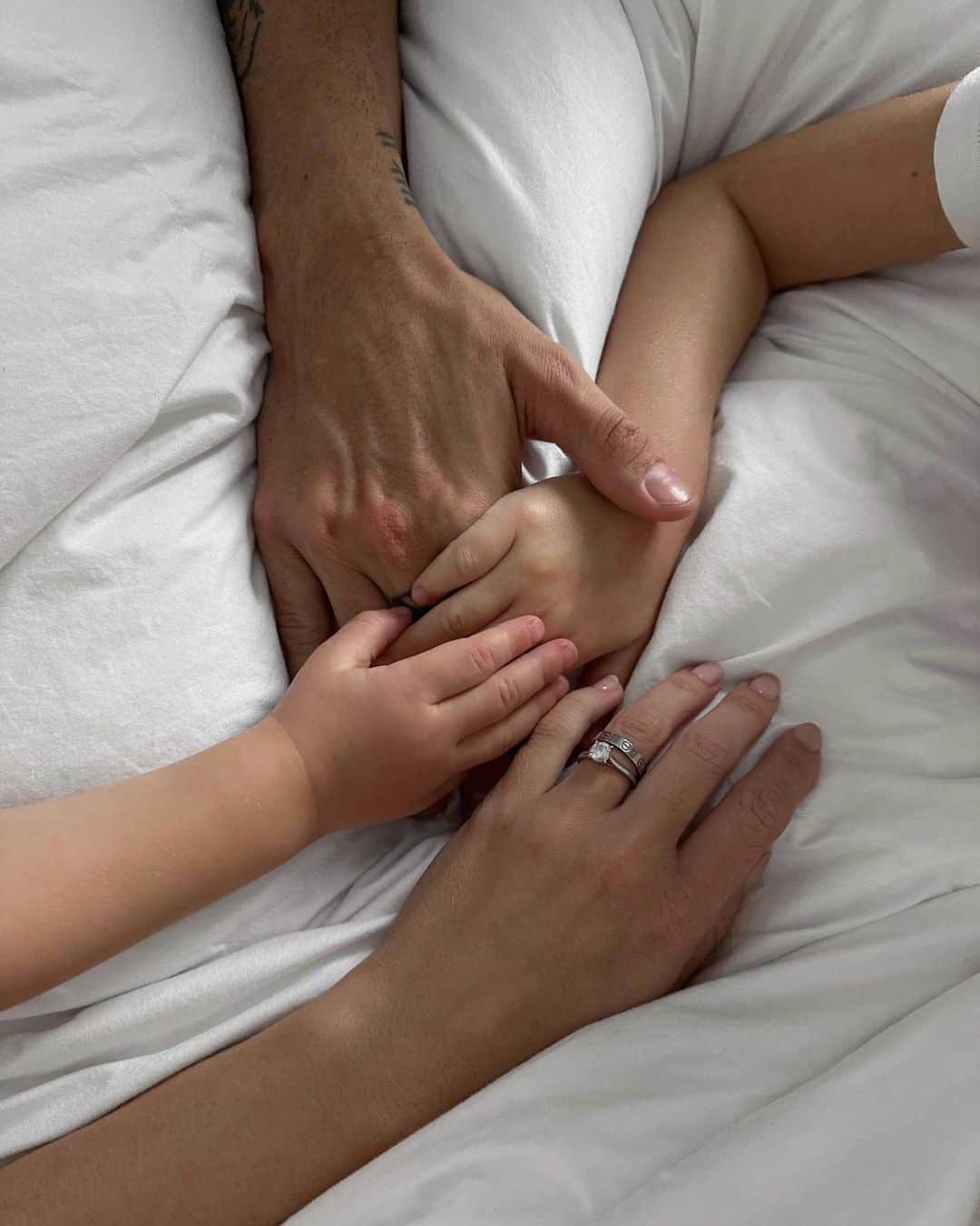 Victoria Törnegrenのインスタグラム：「October 13 our day. 6 years since we got engaged - back then it was just us, then we became parents & now we are a family of four. Love growing with you @erik.forsgren 🤍」