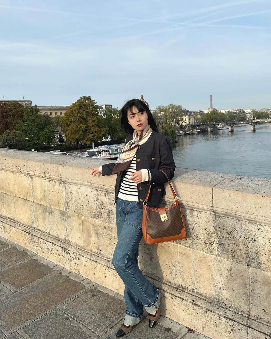 南ソフィアのインスタグラム：「Pont Neuf 🥢 . @aura_paris_vintage にて、「パリのアーカイブ展」10/15まで開催中です🇫🇷 . . .」