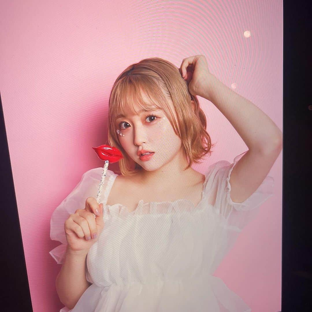 市村愛里さんのインスタグラム写真 - (市村愛里Instagram)「カレンダーのオフショです💖 どうですか〜〜」10月13日 18時55分 - airi_hkt48