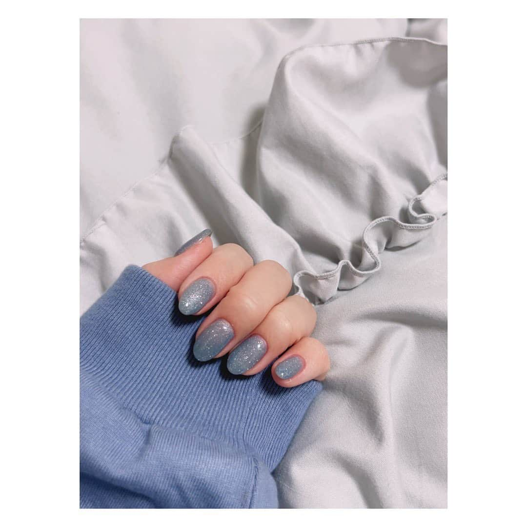 大竹ひとみのインスタグラム：「💠💠💠 . . . . #newnails  #くすみブルー  #ワンカラーネイル  #💅」