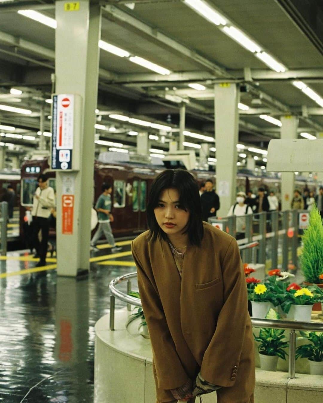 三阪咲のインスタグラム：「さんきゅー阪急🚃」