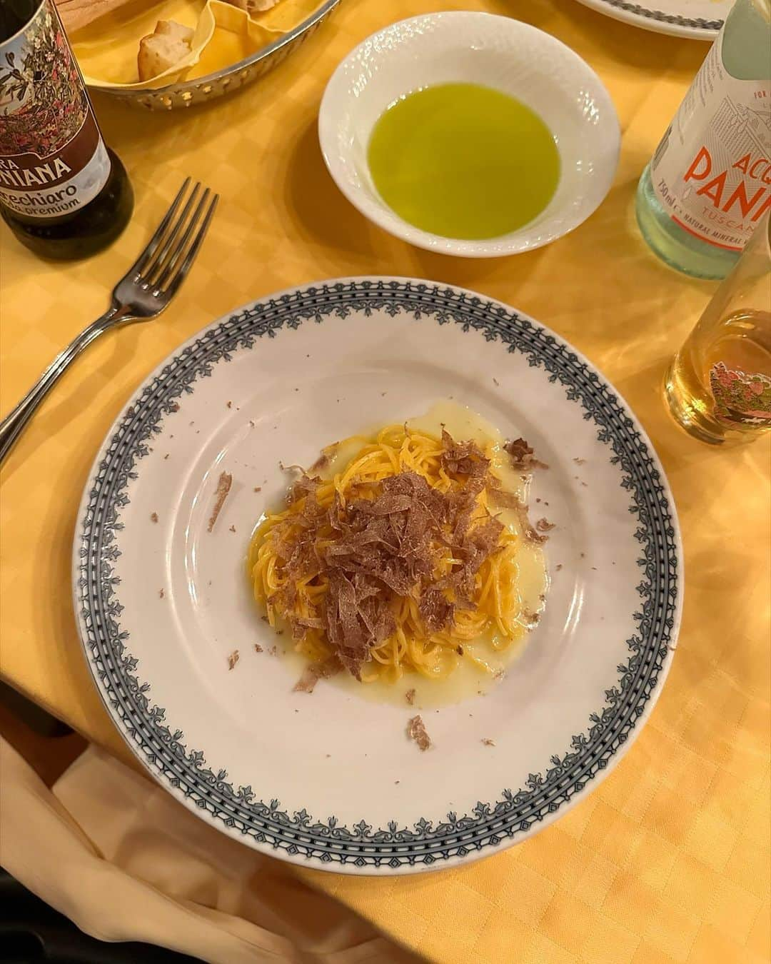 稲川千里のインスタグラム：「久しぶりのビスボッチャ🇮🇹 相変わらずパスタもお肉もワインもとっても美味しくて、幸せなごはんだった🫦 外食が減って新しいお店はあまり分からないけれど、同じお店に通うのもまたいいよね😌  #ラビスボッチャ #labisboccia #広尾グルメ #好きなお店 #ちぃログ」