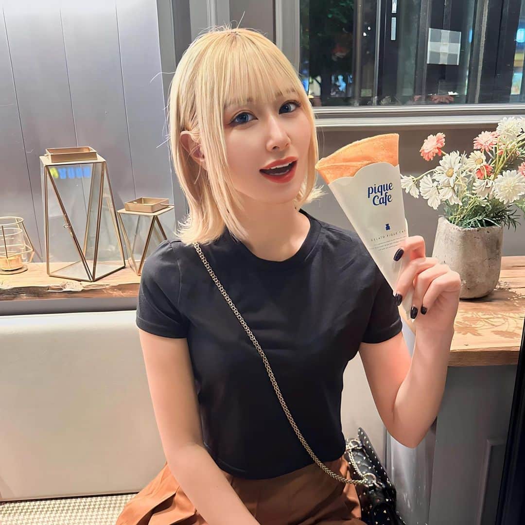 橘りあのインスタグラム：「大好きなクレープ(♡.♡)💖 . 美味しすぎて毎回ペロリ🤤 (memちょの顔のままww) . . #gelatopiquecafe #クレープ」