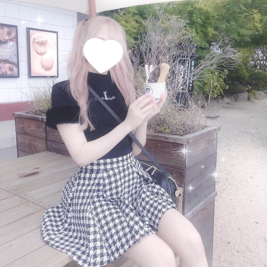 さきまるちゃんさんのインスタグラム写真 - (さきまるちゃんInstagram)「アイスとチュロスの組み合わせ最高‪🍦‬  #ブラックコーデ」10月13日 19時16分 - sakimaru_chan