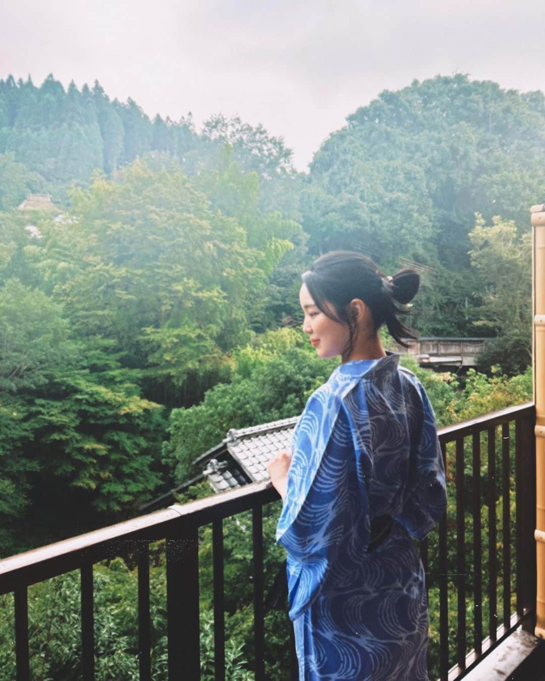 円谷優希のインスタグラム：「温泉が恋しい季節♨️  #九州 #熊本 #黒川温泉 #オフショット #温泉 #温泉好き #温泉が恋しい季節 #♨️ #また行きたいな」