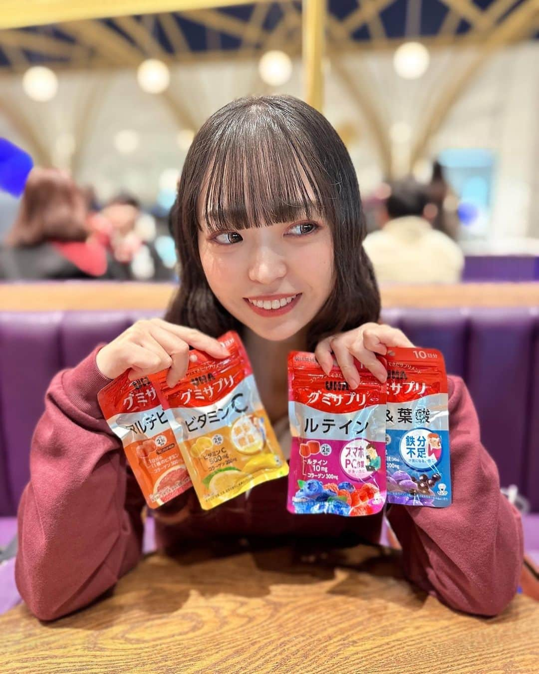 白井佑奈さんのインスタグラム写真 - (白井佑奈Instagram)「🍬  UHA味覚糖グミサプリを頂いたよ🫶      UHA味覚糖といえば、ぷっちょやシゲキックスを思い浮かべるよね🤭💗    今回のグミは不足しがちな栄養素を補える4種類を紹介するよ❣️   *☼*―――――*☼*―――――*☼*    ＊鉄＆葉酸→鉄分不足 ＊ビタミンC→美容&健康 ＊マルチビタミン→ビタミン補給 ＊ルテイン→パソコン作業が多い人へ  *☼*―――――*☼*―――――*☼*    薬のサプリ系はなんとなく続けづらそうだけど、グミなら…って気がしない？☺️    それぞれのグミがどんな人向けかもわかりやすいから選びやすいよね🫶    形も味も違うから全部試して味わってみたけど、私は鉄分不足をよく感じるから鉄&葉酸のグミを摂るようになったかな🙆‍♀️    少しでも貧血とか軽くなりますように〜！     ＊＊＊＊＊＊＊＊＊＊  お仕事依頼はDMへ💌💭 ＊＊＊＊＊＊＊＊＊＊    プロフィールリンクはこちら👉 @yuna_smile0130      #PR#uha味覚糖#グミサプリ#グミ#グミ好き#健康食品#鉄#葉酸#ルテイン#ビタミン#サプリ#グミ習慣#シゲキックス#ぷっちょ#貧血#貧血改善#貧血対策#鉄分不足#ビタミン補給#ビタミン不足#美容健康#ヘルスケア#uha味覚糖ヘルスケア」10月13日 19時30分 - yuna_smile0130