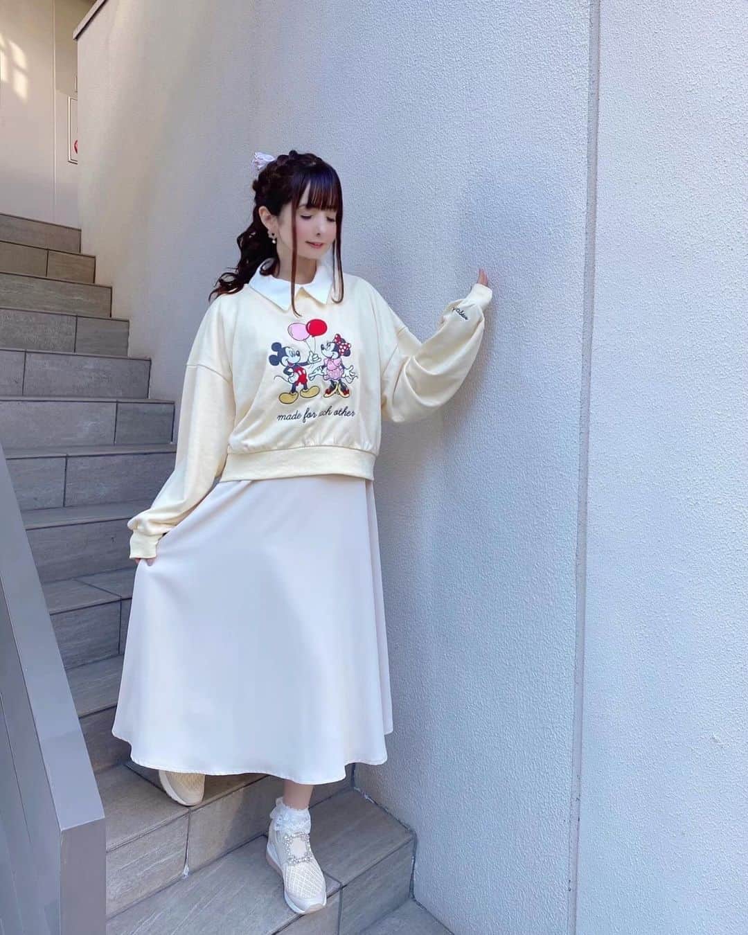 伊藤芽衣のインスタグラム：「アイボリーカラーも かわいい♡  @kawaii__stars」